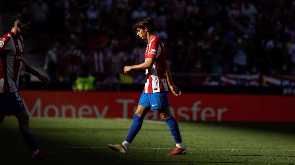 epa09475237 Atletico Madrid's striker Joao Felix leaves the field after receiving a red card during the Spanish LaLiga soccer match between Atletico Madrid and Athletic Bilbao held at Wanda Metropolitano in Madrid, Spain, 18 September 2021.  EPA/Rodrigo Jimenez