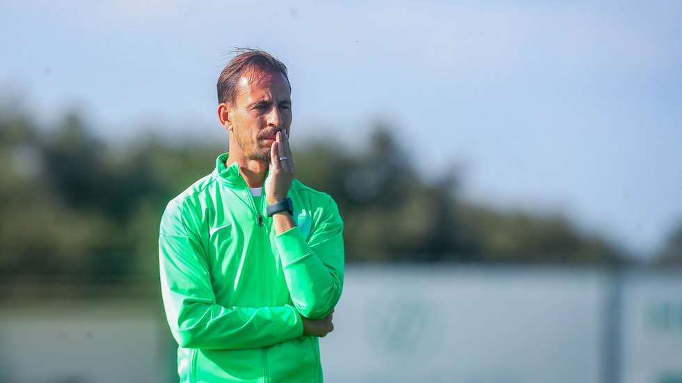 Sporting head coach, Joao Pereira, during a training session in preparation for the upcoming Champions League soccer match with Arsenal, Cristiano Ronaldo Academy, Alcochete, Portugal, 25th November 2024. RUI MINDERICO/LUSA