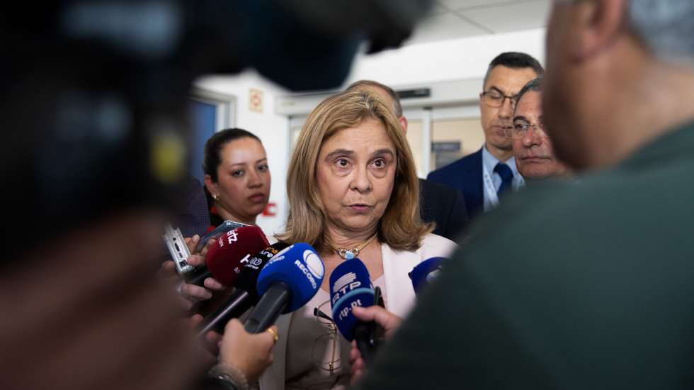 A ministra da Saúde, Ana Paula Martins, fala aos jornalistas, durante a inauguração do novo Serviço de Urgência do Hospital de Abrantes, 29 de maio de 2025. O Hospital Dr. Manoel Constâncio, em Abrantes, estrutura que integra a Unidade Local de Saúde do Médio Tejo (ULS Médio Tejo). PAULO CUNHA/LUSA
