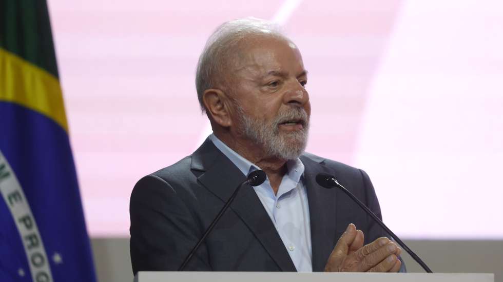 epa12516362 Brazilian President Luiz Inacio Lula da Silva speaks during the opening of the COP30 conferences in Belem, Brazil, 10 November 2025. Lula called for 'a new defeat for the deniers' who dismiss global warming. Representatives from some 170 countries are participating in the 30th United Nations Climate Change Conference, COP30, which will run until November 21.  EPA/Antonio Lacerda