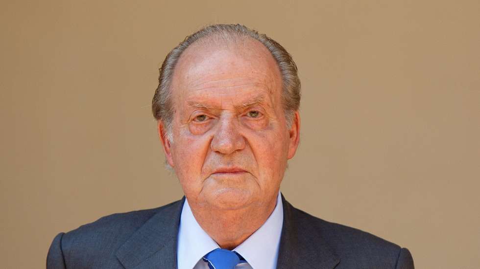 Novas fotografias que provam infidelidades do rei Juan Carlos à rainha Sofia foram publicadas esta semana