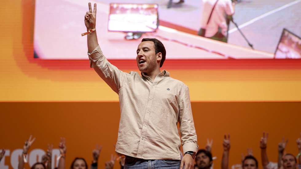 O Presidente da JSD, João Pedro Louro, durante a sessão de encerramento do 28.º Congresso Nacional da JSD, em Lisboa, 23 de junho de 2024. FILIPE AMORIM/LUSA