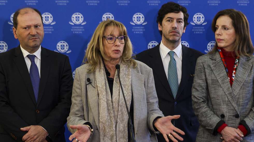 A ministra do Trabalho, Solidariedade e Segurança Social, Maria do Rosário Palma Ramalho, fala à imprensa após a reunião em Concertação Social para discutir as alterações à lei laboral, na sede em Lisboa, 3 de março de 2026. TIAGO PETINGA/LUSA