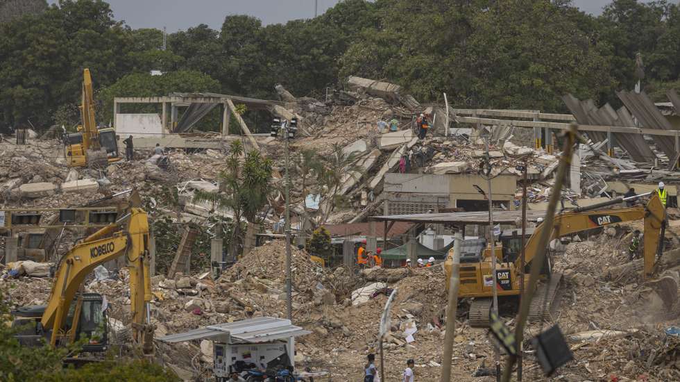epa13109558 A general view of an area destroyed by the earthquakes of 24 June, in La Guaira, Venezuela, 13 July 2026. Venezuela is entering a reconstruction phase with potential excessive demand for resources to repair damage caused by the recent earthquakes. According to government figures, at least 856 buildings were affected, including 190 that collapsed, though the final toll could be higher.  EPA/MIGUEL GUTIERREZ