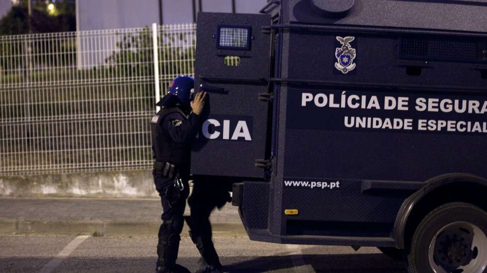 PSP revela que foi necessário "utilizar os meios coercivos necessários e adequados para restabelecer a ordem pública, pôr termo ao evento e dispersar a multidão"