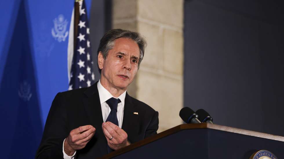 epa09227355 U.S. Secretary of State Antony Blinken speaks during a news conference in Jerusalem, 25 May 2021.  EPA/RONEN ZVULUN / POOL