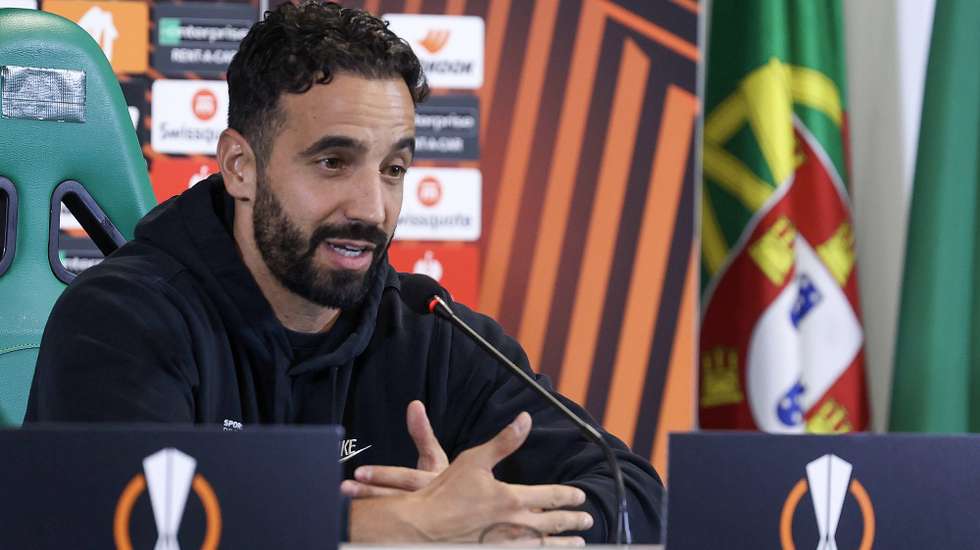 Sporting of Lisbon coach Ruben Amorim faces the media during today`s press conference  at the Alvalade stadium auditorium to answer journalists' questions regarding tomorrow's  soccer game against Poland´s Rakow for the Europa League  Group D, Lisbon, Portugal, 8th November 2023.     MANUEL DE ALMEIDA/LUSA