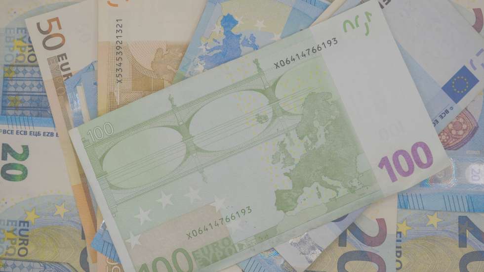 Várias notas de euros