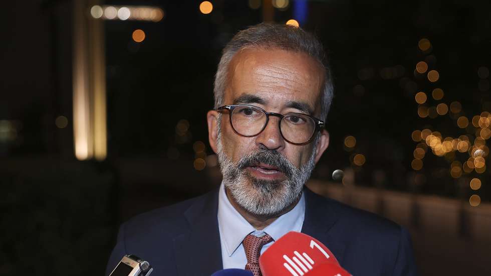 O ministro de Estado e dos Negócios Estrangeiros, Paulo Rangel, fala aos jornalistas sobre a invasão do espaço aereo da Polónia, em Tóquio, Japão, 10 de setembro de 2025. ANTÓNIO COTRIM/LUSA