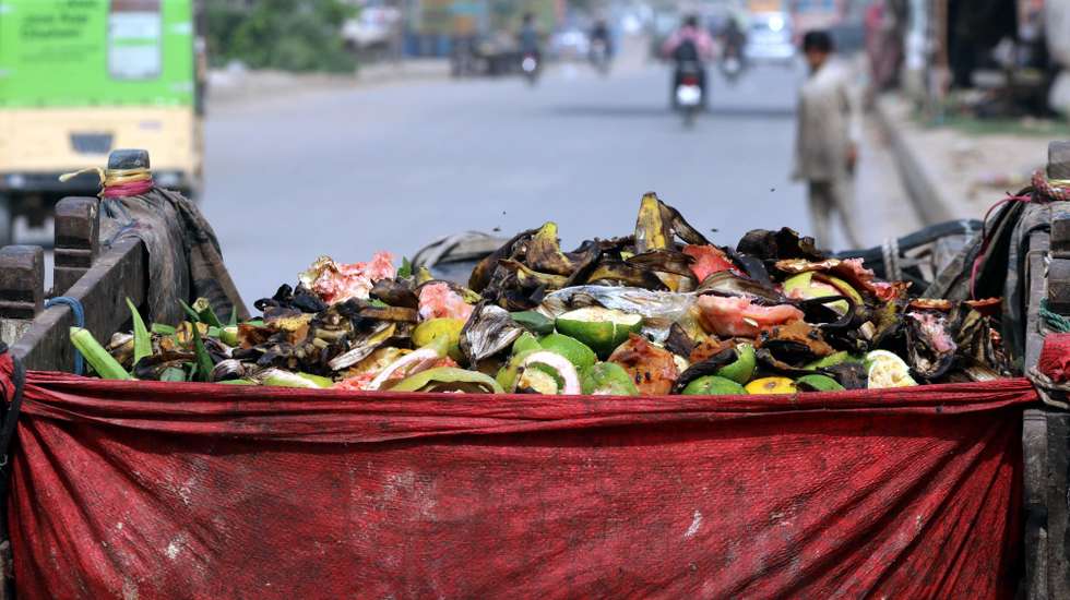 epa12413963 Discarded vegetables and fruit lie piled on a donkey cart at a wholesale market in Karachi, Pakistan, 29 September 2025. The International Day of Awareness of Food Loss and Waste is marked on 29 September, highlighting the urgent need to curb food waste to strengthen food security, nutrition, and sustainability. The UN-backed observance stresses that food loss across supply chains and waste at the consumer level threaten global food security, economies, and the environment, calling for coordinated action worldwide and locally to maximize the use of what is produced.  EPA/REHAN KHAN