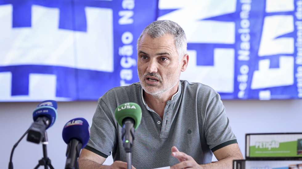 O secretário-geral adjunto da FENPROF, Francisco Gonçalves, fala numa conferência de imprensa sobre o Programa do Governo e medidas dirigidas à Educação e aos Professores, na sede da FENPROF, em Lisboa, 12 de abril de 2024. FILIPE AMORIM/LUSA