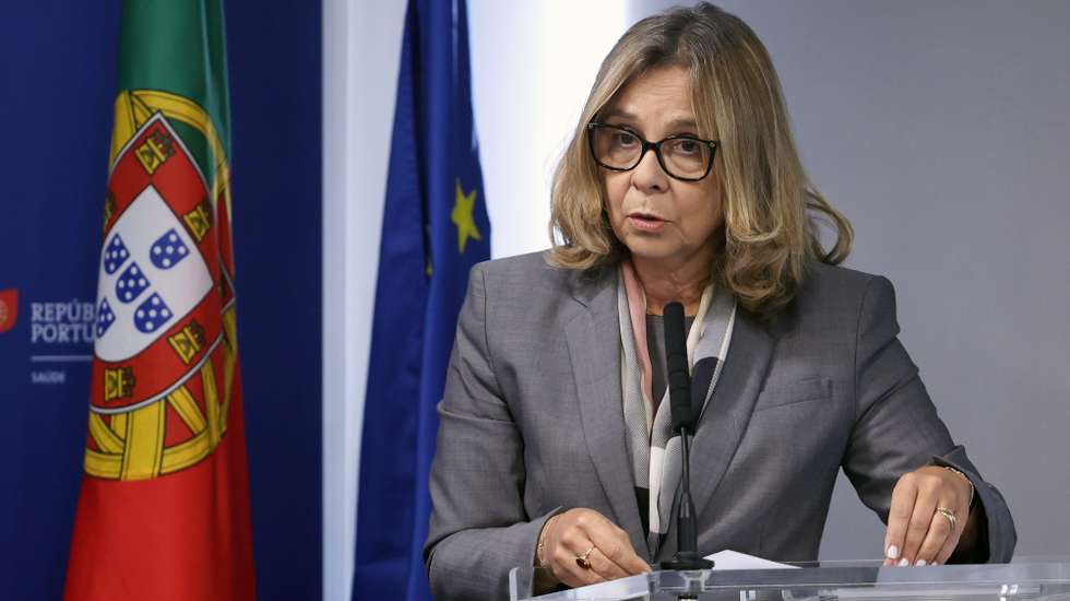A ministra da Saúde, Ana Paula Martins, intervém na conferência de imprensa para apresentação do Plano de Reorganização para as Urgências de Obstetrícia e Ginecologia e de Pediatria, em Lisboa, 22 de outubro de 2024. ANTÓNIO COTRIM/LUSA
