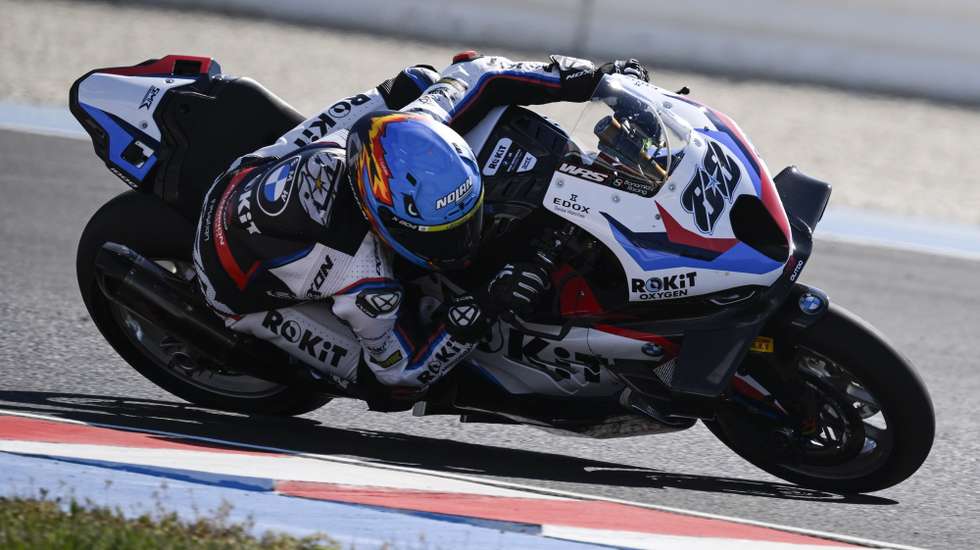 epa12928349 Portugal's Miguel Oliveira of ROKiT BMW Motorrad WorldSBK Team in action during race one of the Hungarian Grand Prix of the Superbike World Championship at the Balaton Park Circuit in Balatonfokajar, Hungary, 02 May 2026.  EPA/Boglarka Bodnar HUNGARY OUT