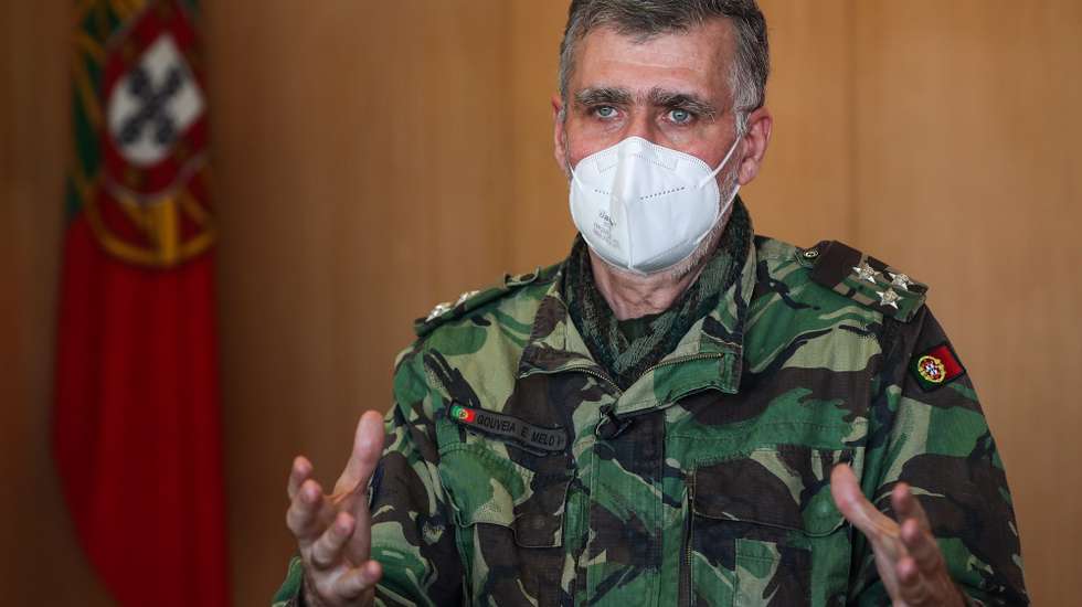 O vice-almirante Gouveia e Melo, coordenador da "task force" de vacinação contra a covid-19, durante uma entrevista à Lusa, em Oeiras, 16 de março de 2021. (ACOMPANHA TEXTO DO DIA 18 DE MARÇO DE 2021) MÁRIO CRUZ/LUSA