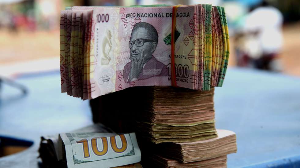Notas de kwanzas, Luanda, Angola, 16 de março de 2021.  AMPE ROGÉRIO/LUSA