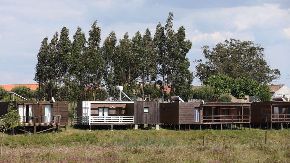 Casas no Zmar Eco Experience, complexo turistico alvo de requisição civíl pelo Governo para acolher pessoas que necessitem de isolamento profilático devido à covid-19, Odemira, 03 de maio de 2021. NUNO VEIGA/LUSA