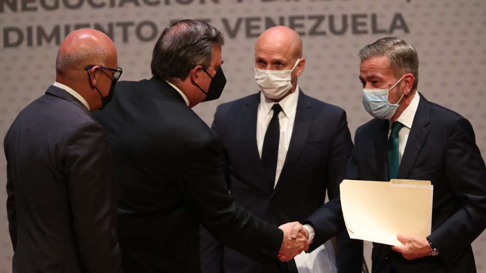 epa09413051 (L-R) The president of the National Assembly of Venezuela, Jorge Rodriguez, the Mexican Foreign Minister Marcelo Ebrard, the director of the Norwegian Conflict Resolution Center, Dag Nylander, and the representative of the Venezuelan opposition, Gerardo Blyde Perez, speak at the inauguration of the negotiation and dialogue process at the Museum of Anthropology and History in Mexico City, Mexico, 13 August 2021. Negotiations between the Venezuelan Government and the opposition to resolve the country's political and social crisis began this Friday in Mexico with the signing of a memorandum of understanding.  EPA/Mario Guzman