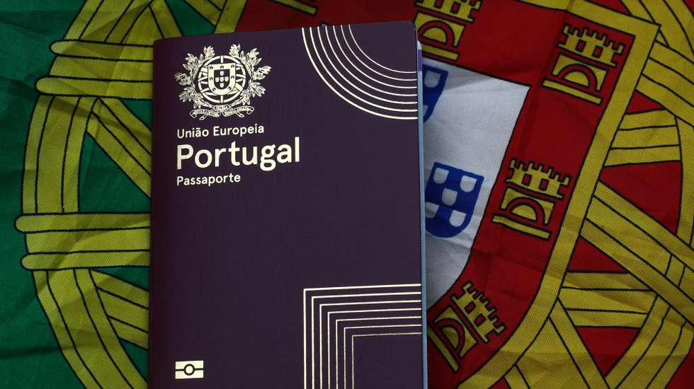 Passaporte emitido pelo governo português, Lisboa, 08 de outubro de 2021. ANTÓNIO COTRIM/LUSA