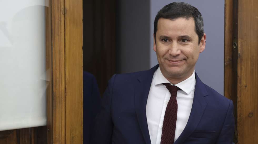 O ministro das Infraestruturas, João Galamba, à chegada para a sua audição perante a Comissão de Economia, Obras Públicas, Planeamento e Habitação, na Assembleia da República, em Lisboa, 22 de março de 2023. MANUEL DE ALMEIDA/LUSA