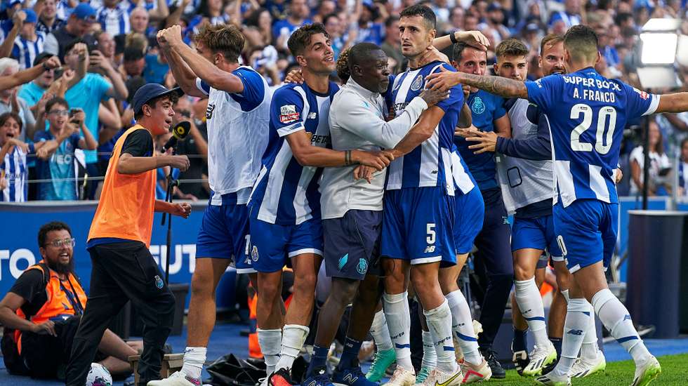 FC Porto fez a festa nos descontos frente ao Farense num jogo que já não contou com Otávio, a caminho da Arábia Saudita