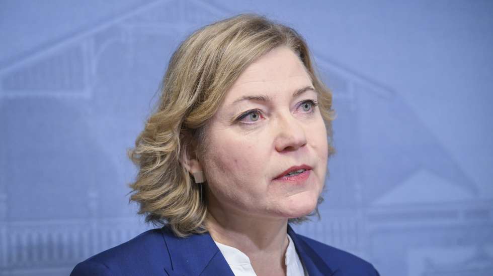 epa11910490 European Commission Vice-President Henna Virkkunen and Finnish Prime Minister Petteri Orpo (not pictured) address the press as they attend in a meeting of EU Commissioners in Helsinki, Finland, 20 February 2025  EPA/KIMMO BRANDT