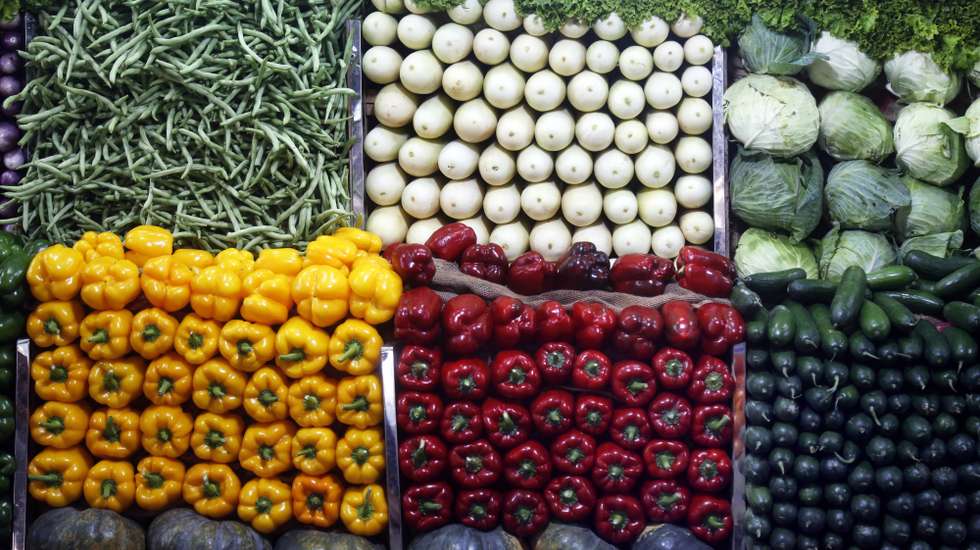 epa06825390 Varieties of Sri Lankan vegetables neatly arranged on shelves at the Kolluoitiya market in Colombo, Sri Lanka, 20 June 2018. The Kollupitiya market at the heart of the capital is a place for any variety of local vegetables of Sri Lanka, hugely popular with expatriates living in Sri Lanka. Prices of some varieties have skyrocketed while some have dropped due to oversupply.  EPA/M.A.PUSHPA KUMARA