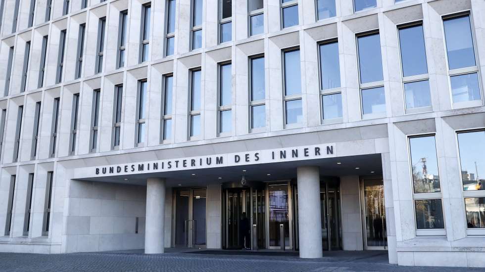 epa06313591 Exterior view of the German Ministry of the Interior where the first Franco-German Integration Council meeting takes place, in Berlin, Germany, 07 November 2017. With the integration as its focus point the council aims to promote the interchange of experiencies, follow successful examples and reinforce the European cooperation in this field.  EPA/FELIPE TRUEBA