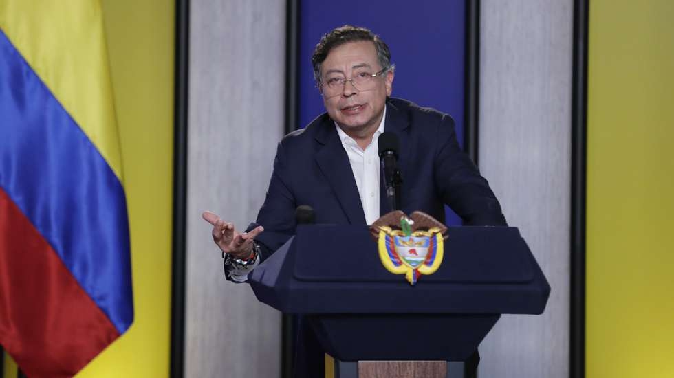 epa12476381 Colombian President Gustavo Petro speaks during a press conference with international media in Bogota, Colombia, 23 October 2025. Petro addressed the crisis with the United States and Colombia's fight against drugs.  EPA/Carlos Ortega