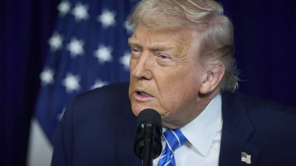 epa12616406 A handout picture made available by the Presidential Press Service shows US President Donald Trump speaking during a joint press conference with Ukrainian President Volodymyr Zelensky (not pictured) in Palm Beach, Florida, USA, 28 December 2025.  EPA/PRESIDENTIAL PRESS SERVICE / HANDOUT HANDOUT EDITORIAL USE ONLY/NO SALESHANDOUT EDITORIAL USE ONLY/NO SALES