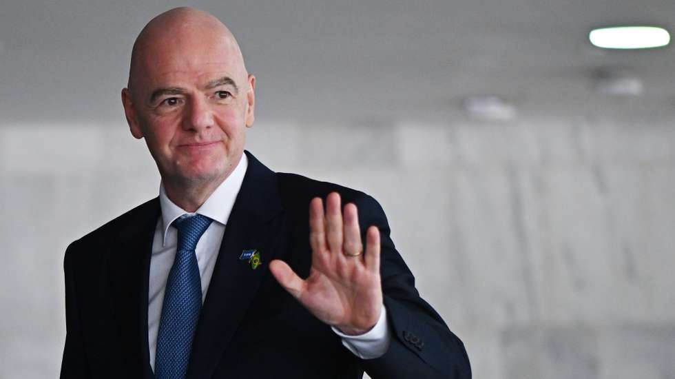 epa12682867 The president of the International Federation of Association Football (FIFA), Gianni Infantino waves upon his arrival for a meeting with Brazilian President Luiz Inacio Lula da Silva (not pictured) at the Planalto Palace in Brasilia, Brazil, 26 January 2026.  EPA/Andre Borges