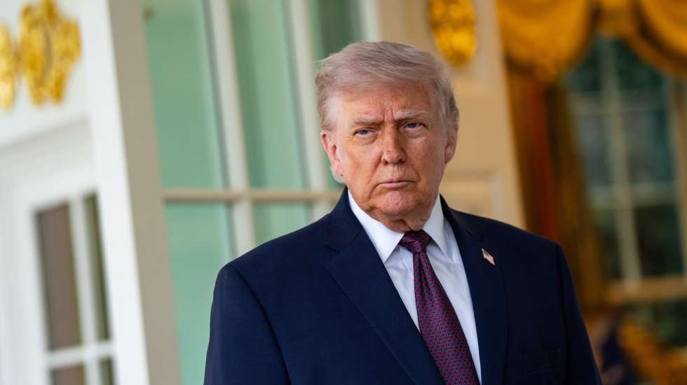 epa12887694 US President Donald Trump speaks to members of the media outside the Oval Office of the White House in Washington, DC, USA, 13 April 2026.  EPA/SALWAN GEORGES / POOL