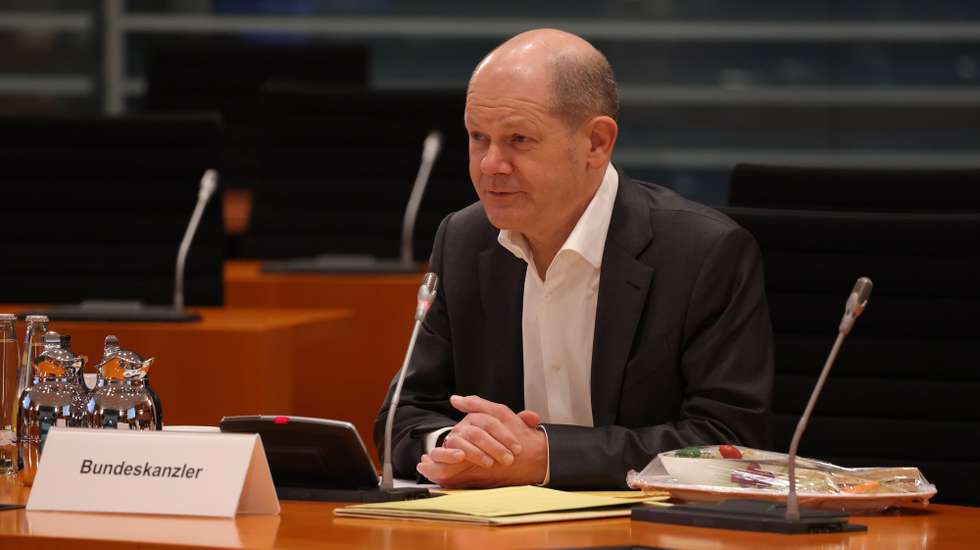 epa09872269 German Chancellor Olaf Scholz attends a meeting of the federal security cabinet in Berlin, Germany, 05 April 2022. The cabinet is meeting as reports of possible atrocities committed by Russian troops in Ukraine are causing a growing international outcry.  EPA/SEAN GALLUP / POOL