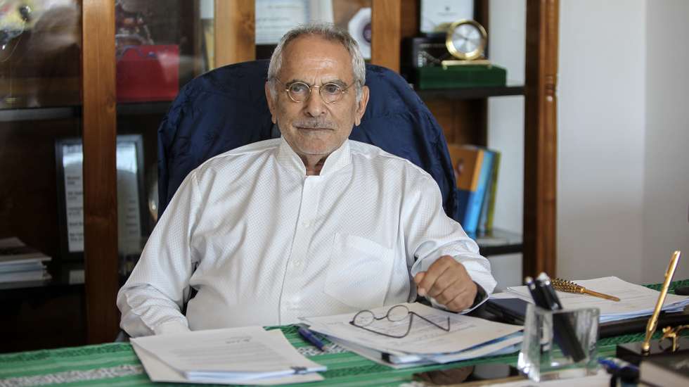 O Presidente da República de Timor-Leste, José Ramos-Horta, posa para a fotografia durante uma entrevista onde considerou que uma maioria absoluta saída das eleições de domingo é a melhor solução para o país, vincando, porém, que o partido vencedor não deve trabalhar sozinho na governação, em Díli, Timor-Leste, 15 de maio de 2023. (ACOMPANHA TEXTO DA LUSA). ANTÓNIO SAMPAIO / LUSA