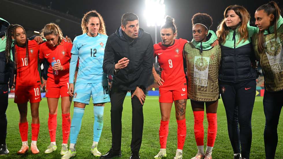 Francisco Neto tomou a palavra na habitual roda com todas as jogadoras e treinadores após o final do encontro com o Vietname