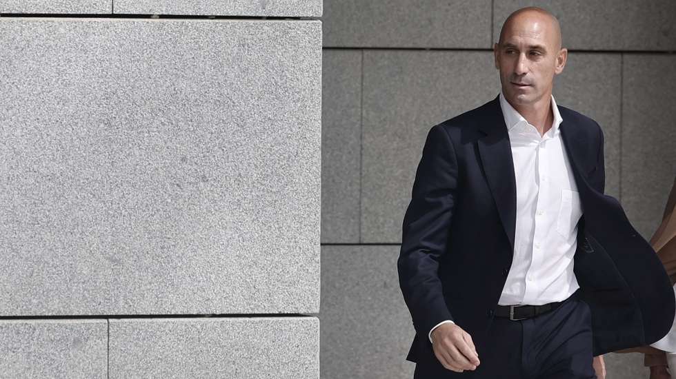 epa10861770 Spanish former Royal Spanish Football Federation (RFEF) chief, Luis Rubiales, leaves the National Court in Madrid, Spain, 15 September 2023. Rubiales was ordered to appear before the National Court accused of alleged sexual assault and an act of coercion when he kissed Spain's forward Jenni Hermoso on the lips after winning the Women's World Cup final.  EPA/Sergio Perez