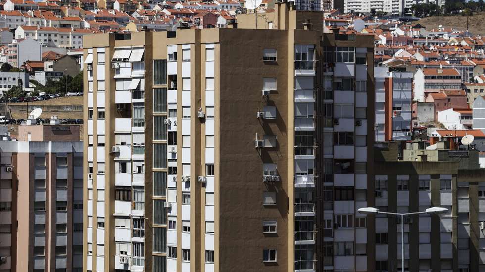 Barómetro da Habitação aponta baixo investimento público e falta de casas para habitar