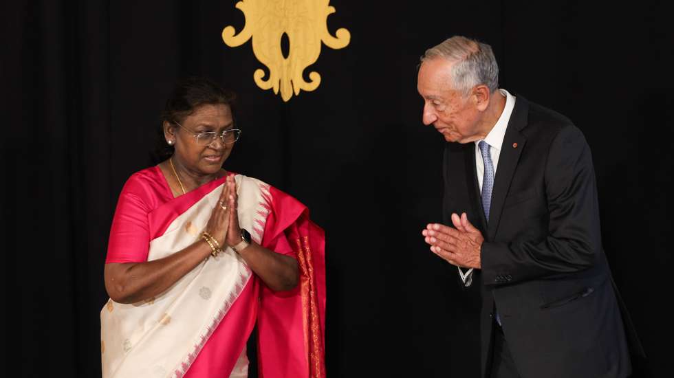 Portugal's President Marcelo Rebelo de Sousa (R) and India President Droupadi Murmu (L) at the welcome ceremony at Belem Palace in Lisbon, Portugal, 07 April 2025. India President is on an official visit to Portugal.  ANDRÉ KOSTERS/LUSA