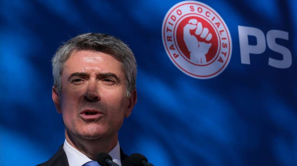 José Luis Carneiro, discursa durante a sua apresentação a secretário-geral do Partido Socialista (PS), na sede nacional do partido, em Lisboa, 07 de Junho de 2025. O ex-ministro José Luís Carneiro apresenta hoje a sua candidatura a secretário-geral do PS, até agora a única na corrida à sucessão de Pedro Nuno Santos, que se demitiu após a derrota nas legislativas de 18 de maio. RUI MINDERICO/LUSA