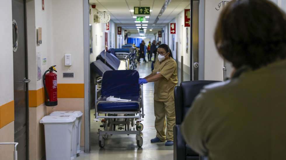 Urgência da Unidade Local de Saúde (ULS) da Região de Leiria, em Leiria, 24 de fevereiro de 2026. As urgências do Hospital de Santo André, em Leiria, receberam quase dois mil feridos até 16 de fevereiro, um dia após o fim do estado de calamidade decretado pela passagem da depressão Kristin. (ACOMPANHA TEXTO DA LUSA DO DIA 28 DE FEVEREIRO DE 2026) PAULO CUNHA/LUSA