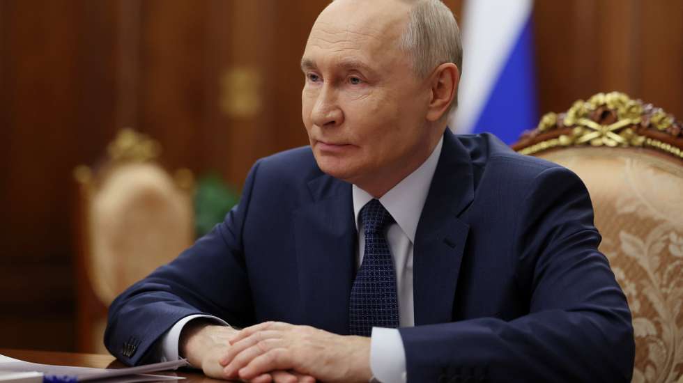epa13269032 Russian President Vladimir Putin meets with Central Election Commission (CEC) Chair Ella Pamfilova (not pictured) at the Kremlin in Moscow, Russia, 28 September 2026.  EPA/VYACHESLAV PROKOFYEV / SPUTNIK / KREMLIN POOL MANDATORY CREDIT