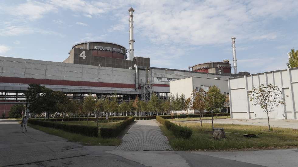 epa10153160 A picture taken during a visit organised by the Russian military shows a view of the Zaporizhzhia Nuclear Power Plant in Enerhodar, southeastern Ukraine, 01 September 2022. During several hours of work at the Zaporizhzhia  NPP, the IAEA mission received key information about the situation at the nuclear power plant with explanations from the personnel, said Rafael Grossi, head of the IAEA delegation. Zaporizhzhia Nuclear Power Plant in Enerhodar is the largest nuclear power plant in Europe with six power units. The first was put into operation in December 1984, the sixth in October 1995. According to the authorities, recently only the fifth and sixth power units have been operating at 60 percent and 80 percent, respectively, including ongoing supplies to Ukraine.  EPA/YURI KOCHETKOV