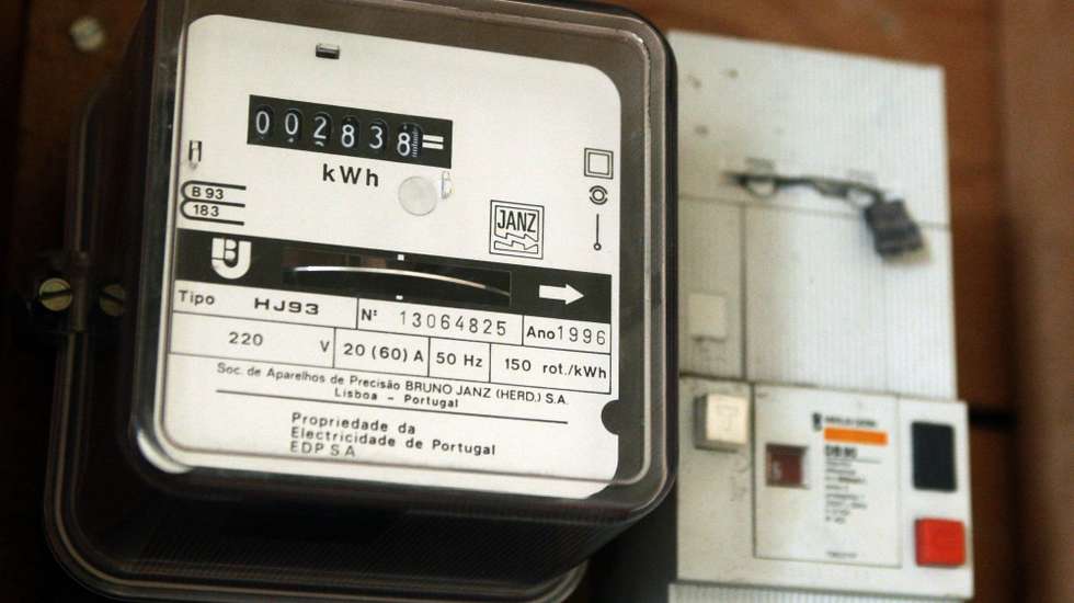 A lei que, em 31 de março, aprovou o Orçamento do Estado para 2020, previu o alargamento das condições de acesso à tarifa social da energia elétrica e do gás natural, alargando, designadamente, a elegibilidade a todas as situações de desemprego