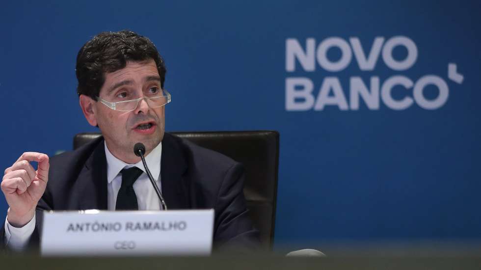 O diretor Executivo do Novo Banco, António Ramalho, durante a conferência de imprensa de apresentação de resultados de 2020, na sede do Novo Banco, em Lisboa, em Lisboa, 26 de março de 2021. MÁRIO CRUZ/LUSA
