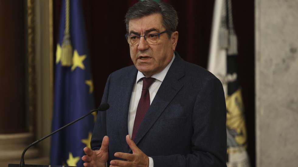 O médico João Goulãona, discursa após a assinatura do protocolo com o Instituto para os Comportamentos e as Dependências, 18 dezembro 2023, na Câmara Municipal de Lisboa.  MANUEL DE ALMEIDA/LUSA