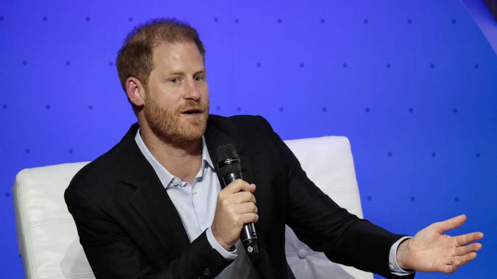 epa11550819 Britain's Prince Harry speaks during the 'Responsible Digital Future' forum at EAN University in Bogota, Colombia, 15 August 2024. The Duke and Duchess of Sussex began a four-day visit to Colombia, where they will tour different parts of the country, learn about its culture and rich biodiversity, and address current issues such as cyberbullying and online violence in schools and forums.  EPA/Carlos Ortega