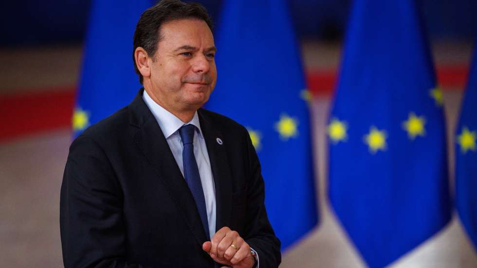 epa11785538 Portuguese Prime Minister Luis Montenegro arrives at the EU Summit in Brussels, Belgium, 19 December 2024. EU leaders are meeting in Brussels to discuss Ukraine, the EU in the world, the Middle East, resilience and preparedness, migration, and foreign policy issues.  EPA/OLIVIER MATTHYS