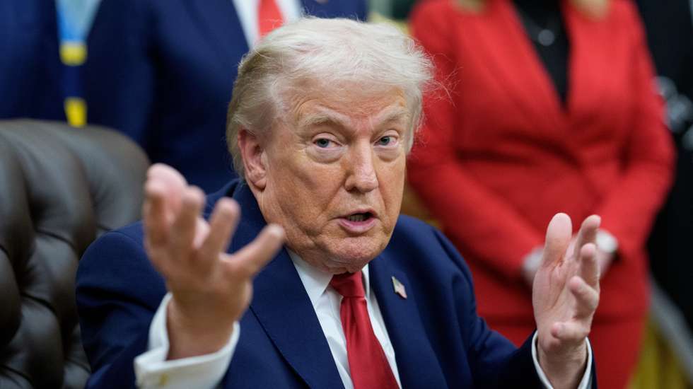 epa12691727 US President Donald J Trump gives remarks during a signing ceremony for an Executive Order creating the 'Great American Recovery Initiative' to tackle drug addiction in the Oval Office of the White House in Washington, DC, USA, 29 January 2026.  EPA/AARON SCHWARTZ / POOL