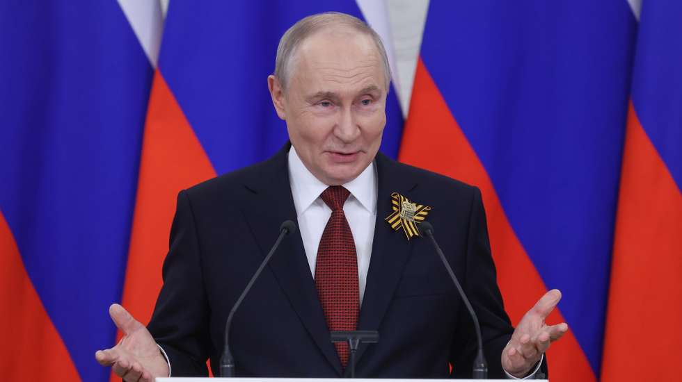 epa12944489 Russian President Vladimir Putin gestures speaking with media following his meeting with foreign delegations at the Kremlin in Moscow, Russia, 09 May 2026. Russia marks the 81 st anniversary of its victory over Nazi Germany and its allies in World War II.  EPA/MAXIM SHIPENKOV / POOL