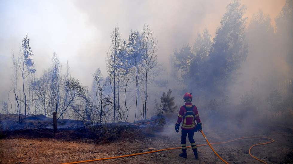 As freguesias de Arentim e Escudeiros, no concelho de Braga, foram alvo de uma vaga de incêndios florestais que consumiram vários hectares de floresta e causaram alerta entre a população