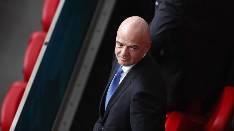 epa09280804 FIFA president Gianni Infantino attends the UEFA EURO 2020 preliminary round group C soccer match between the Netherlands and Austria in Amsterdam, Netherlands, 17 June 2021.  EPA/Koen van Weel / POOL (RESTRICTIONS: For editorial news reporting purposes only. Images must appear as still images and must not emulate match action video footage. Photographs published in online publications shall have an interval of at least 20 seconds between the posting.)